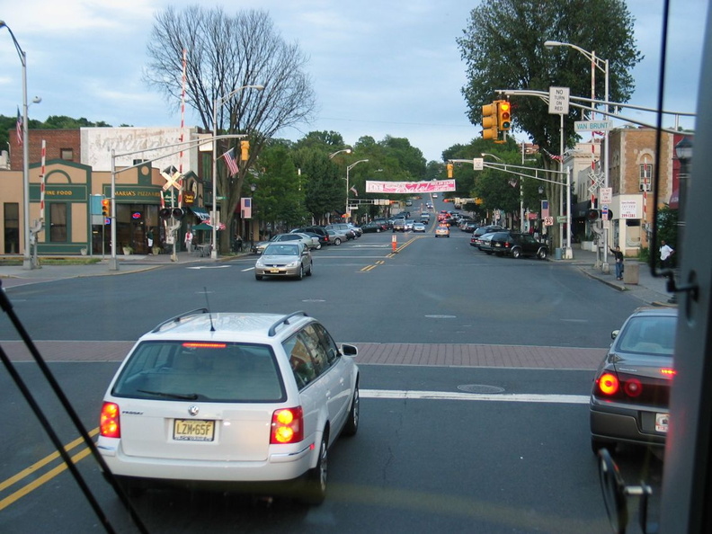 Palisades Ave & Van Brunt St in Englewood. Rockland Coaches Route 84, southbound. Photo taken by Brian Weinberg, 07/09/2003. IMG_1513.jpg