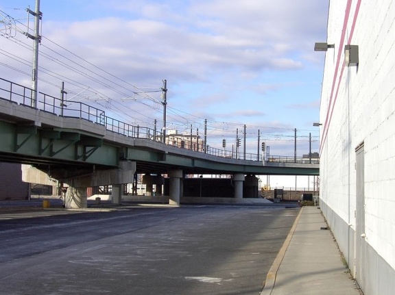 Close-up of the junction. Photo by Brian Weinberg, 01/23/2003.