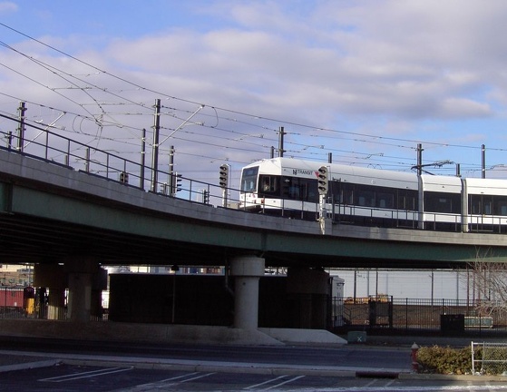 A HBLR LRV makes the turn. Photo by Brian Weinberg, 01/23/2003.