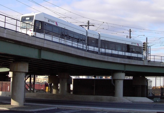 A HBLR LRV makes the turn. Photo by Brian Weinberg, 01/23/2003.