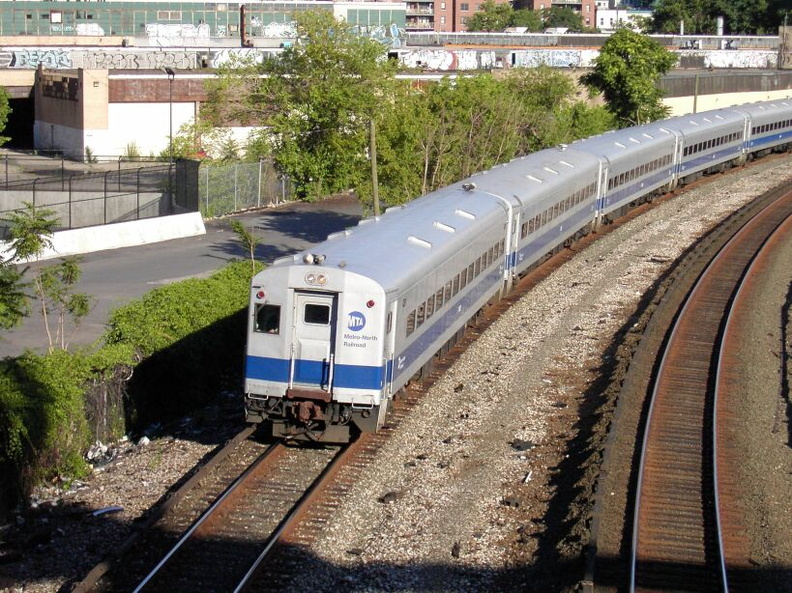 At the Broadway Bridge, Bronx. Photo by Brian Weinberg, 7/11/2002. (155k)