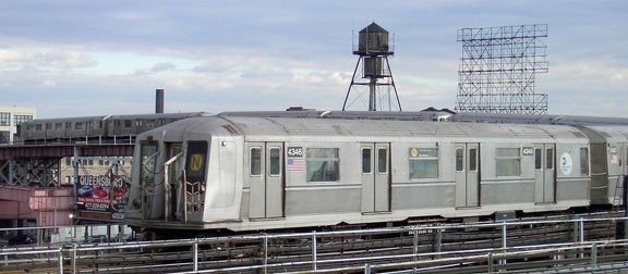 R-40 4346 @ Queensboro Plaza (N). Photo by Brian Weinberg, 01/09/2003.