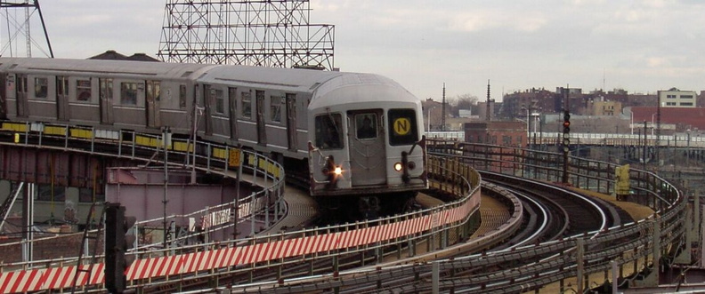 R-40M @ Queensboro Plaza (N). Photo by Brian Weinberg, 01/09/2003. PDRM1422a.jpg