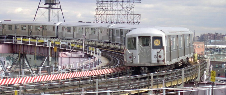 R-40M @ Queensboro Plaza (N). Photo by Brian Weinberg, 01/09/2003. PDRM1570a.jpg