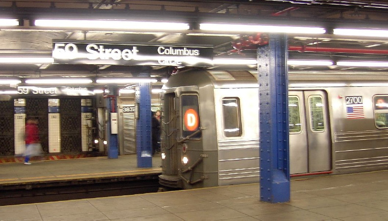 R-68 2700 @ 59 St - Columbus Circle (D). Photo taken by Brian Weinberg, 02/02/2003. (125kb)