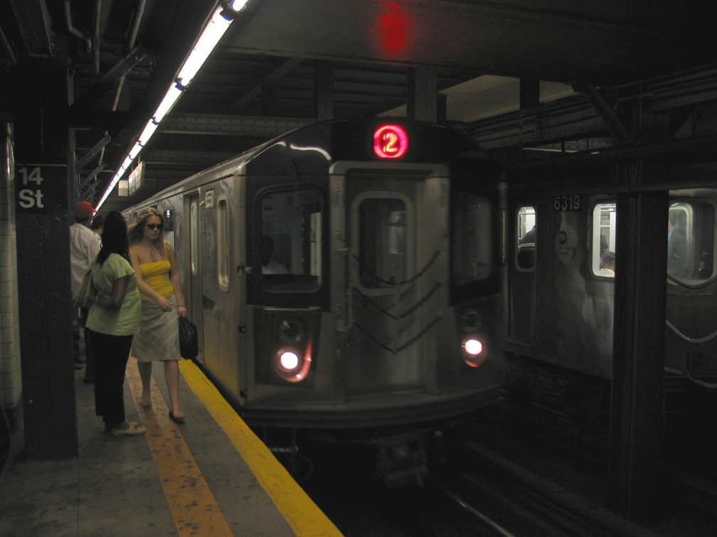 R-142 6550 @ 14 St (2). Photo taken by Brian Weinberg, 06/24/2003.