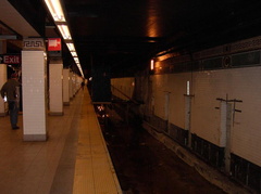 Southbound &quot;express&quot; trackway, soon to be the northbound track. Photo by Brian Weinberg, 11/27/2002. (59k)