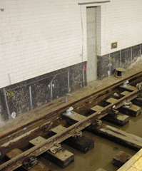 PDRM1653 || Ongoing construction on the future NB track @ Canal St (J/M/Z). Photo by Brian Weinberg, 01/19/2003.