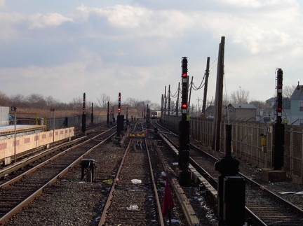 PDRM1614 || Looking sb @ Howard Beach (A). Photo by Brian Weinberg, 01/19/2003.