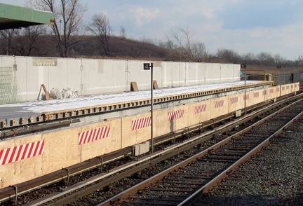 PDRM1615 || The under-construction new NB platform @ Howard Beach (A). Photo by Brian Weinberg, 01/19/2003.