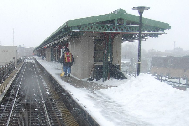 New Lots Av (3). Photo taken by Brian Weinberg, 02/17/2003. This was the Presidents Day Blizzard of 2003.