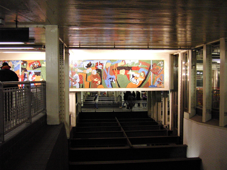 PDRM1664 || Remodeled mezzanine for the N/R/Q/W at Times Square - 42 St. Photo by Brian Weinberg, 01/19/2003.