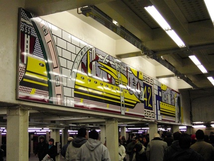 PDRM1684|| New mural at the Times Square Shuttle station. Photo by Brian Weinberg, 01/19/2003.