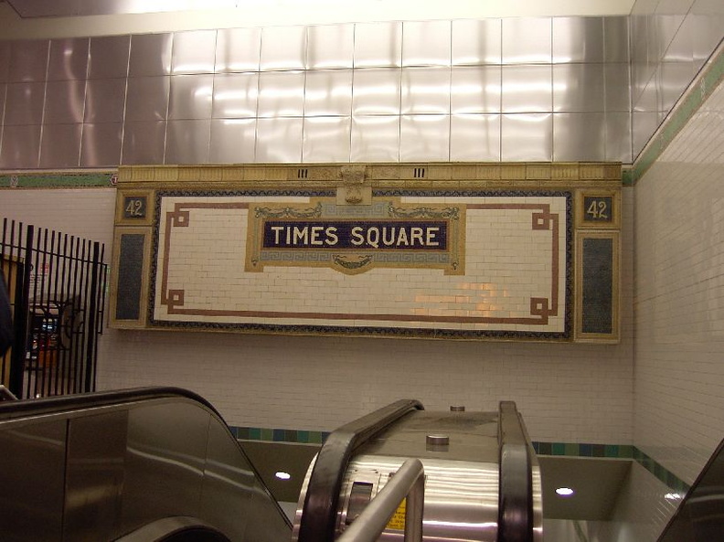 Reopened Entrance @ Times Square. Photo taken by Brian Weinberg, 04/21/2003.