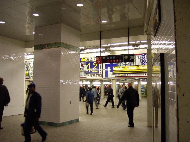 Reopened Entrance @ Times Square. Photo taken by Brian Weinberg, 04/21/2003.