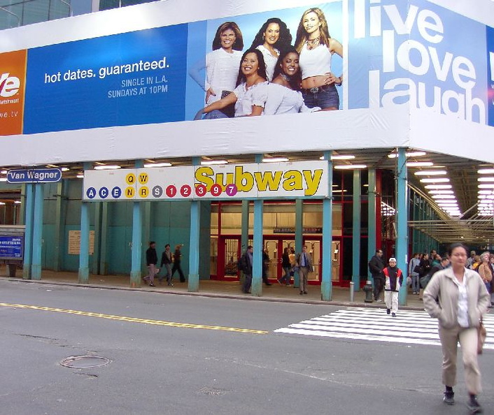 Reopened Entrance @ Times Square. Photo taken by Brian Weinberg, 04/21/2003.