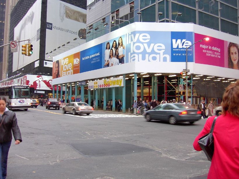 Reopened Entrance @ Times Square. Photo taken by Brian Weinberg, 04/21/2003.