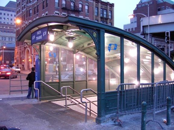 PATH kiosk @ Hoboken Terminal. Photo by Brian Weinberg, 01/26/2003.