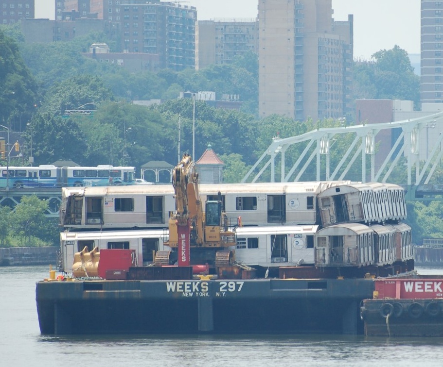Barge of death @ 207 Street Yard