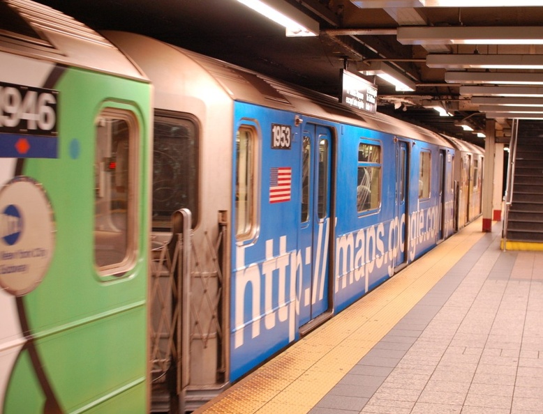 R-62A 1953 @ Grand Central (S) - Google wrap of shuttle - DSC_8042a.jpg DSC_8042a.jpg