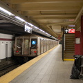 R-40 4330 @ 207 St (A)