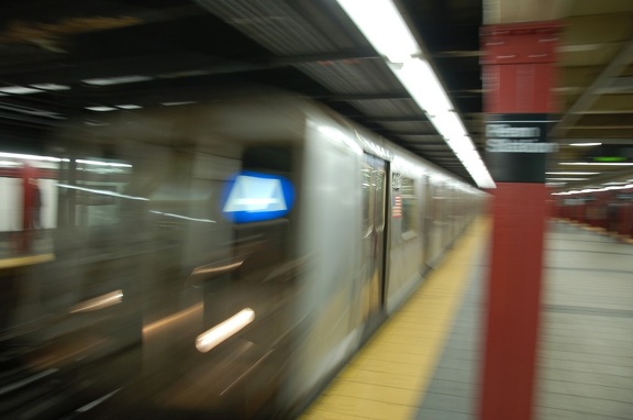 R-40 4305 @ 34 St - Penn Station (A)