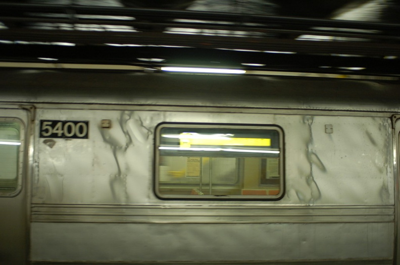 R-44 5400 @ 181 St (A). - R-44 5400 @ 181 St (A). DSC_0693.jpg