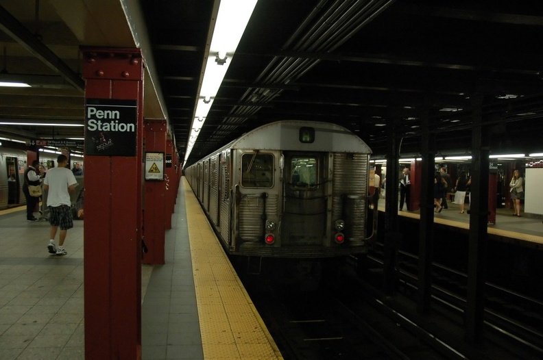 R-32 3709 @ 34 St-Penn Station (A). Note: at this time there are only 1 or 2 sets of R-32s on the A. - R-32 3709 @ 34 St-Penn Station (A). Note: at this time there are only 1 or 2 sets of R-32s on the A. DSC_0390f.jpg
