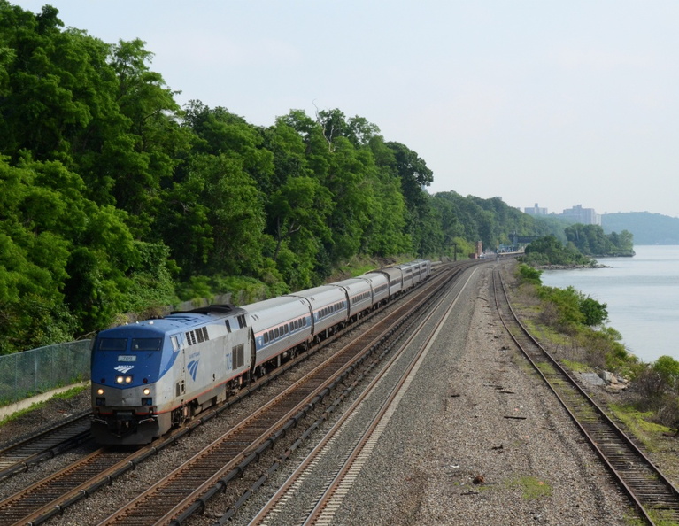 Amtrak P32AC-DM 709 with Train 49 (Lake Shore Limited) @ the College of Mount St. Vincent (Hudson Line / Empire Service). - Amtrak P32AC-DM 709 with Train 49 (Lake Shore Limited) @ the College of Mount St. Vincent (Hudson Line / Empire Service). D7K_2752a.jpg