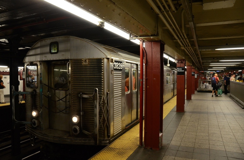 R-32 3828 @ Penn Station (A). I rode the railfan window. This was a Lefferts Blvd. train. - R-32 3828 @ Penn Station (A). I rode the railfan window. This was a Lefferts Blvd. train. D7K_3195a.jpg