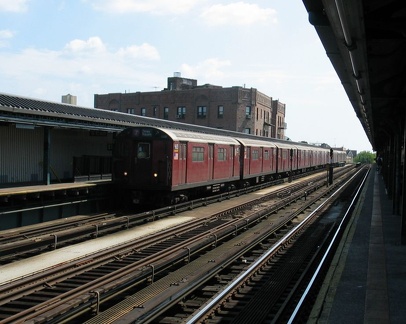 R-36WF 9603 @ 52 St - Lincoln Av (7). Photo taken by Brian Weinberg, 7/6/2003.