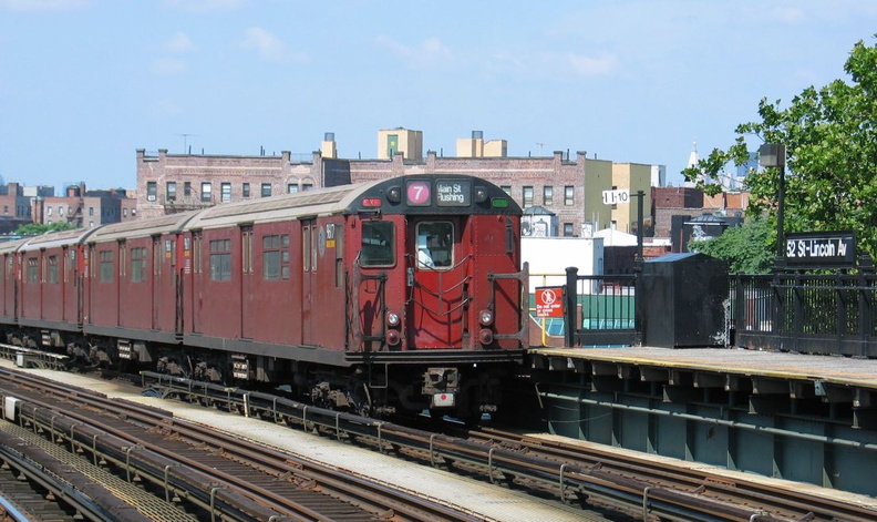 R-36WF 9617 @ 52 St - Lincoln Av (7). Photo taken by Brian Weinberg, 7/6/2003.