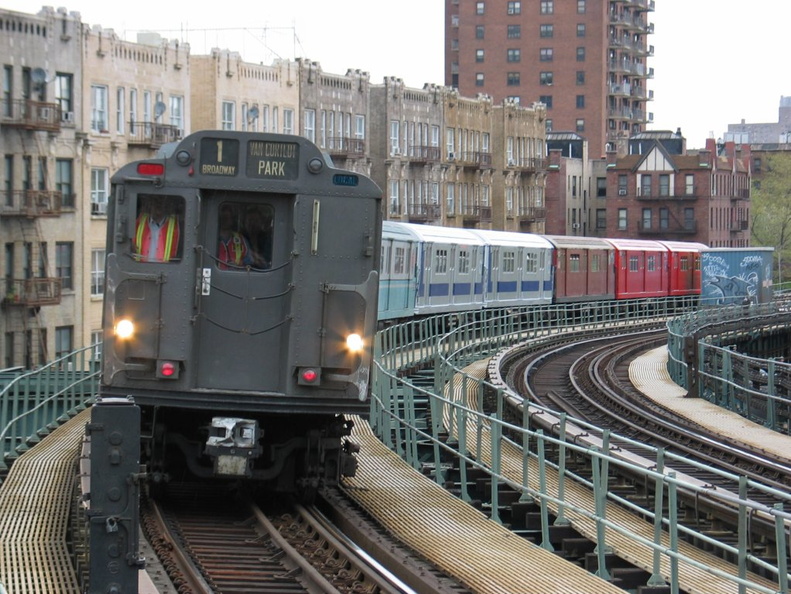 R-12 5760 @ Dyckman St (MOD Trip). Photo taken by Brian Weinberg, 4/25/2004.