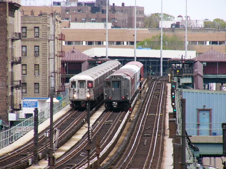 R-12 5760 @ 215 St (MOD Trip). Photo taken by Brian Weinberg, 4/25/2004.