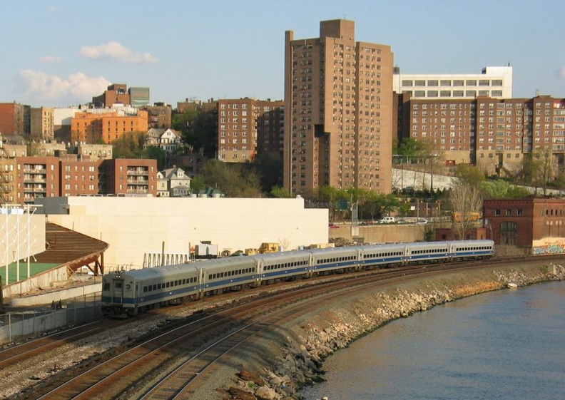 MNR ACMU 1100 series @ Marble Hill (Hudson Line). The days are numbered for these cars. Photo taken by Brian Weinberg, 4/27/2004. zIMG_0113a.jpg