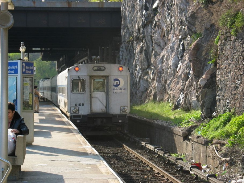 ConDOT Shoreliner cab 6109 @ Marble Hill (Hudson Line). Photo taken by Brian Weinberg, 4/27/2004. zIMG_0093.jpg