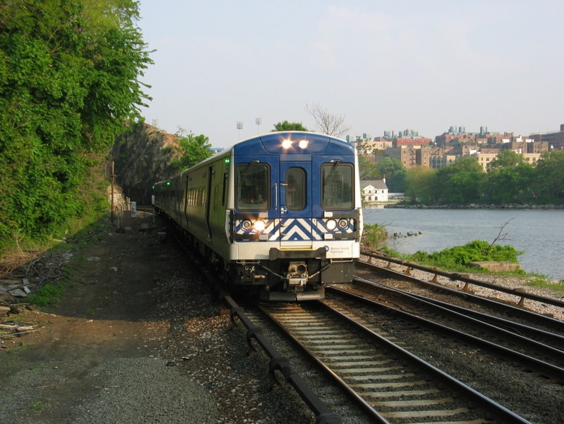 MNCR M-7a @ Spuyten Duyvil. Photo taken by Brian Weinberg, 5/14/2004.