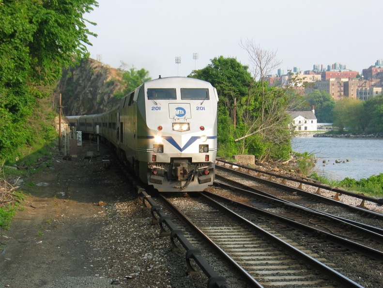 MNCR P32AC-DM 201 @ Spuyten Duyvil. Photo taken by Brian Weinberg, 5/14/2004. IMG_0307.jpg