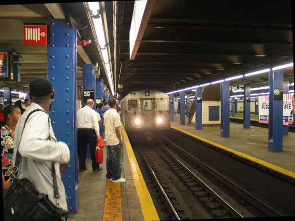 R-32 @ 59 St-Columbus Circle (A). Photo taken by Brian Weinberg, 6/15/2004.