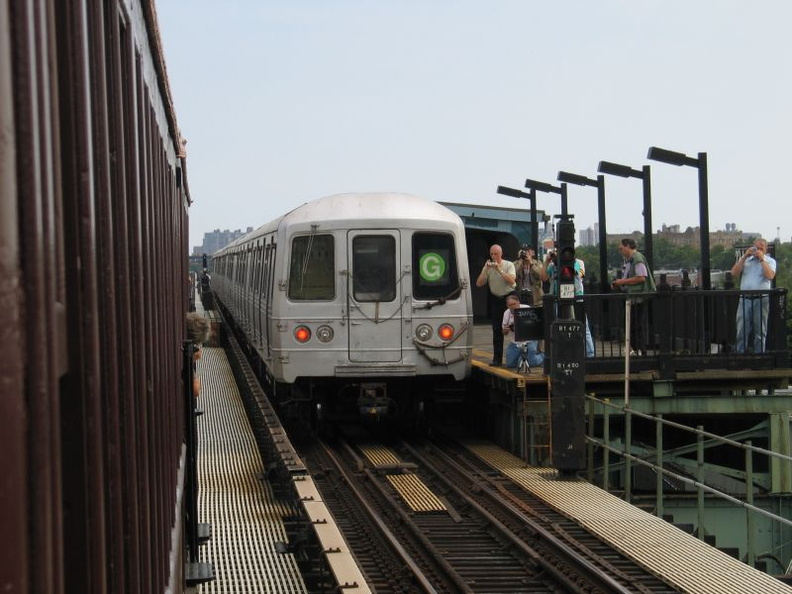 R-46 @ Bay Parkway - Culver Line (G). Photo taken by Brian Weinberg, 7/25/2004.