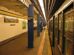 R-4 484 @ Sutphin Blvd (in service on the F line / Centennial Celebration Special). Photo taken by Brian Weinberg, 9/26/2004.