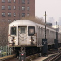 R-42 4746 @ Broadway Junction (J). Photo taken by Brian Weinberg, 1/3/2005.