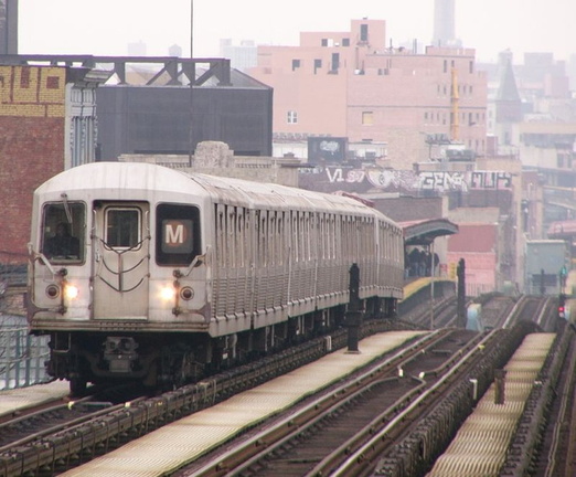 R-42 4649 @ Flushing Av (M). Photo taken by Brian Weinberg, 1/3/2005.