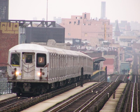R-42 4700 @ Flushing Av (J). Photo taken by Brian Weinberg, 1/3/2005.