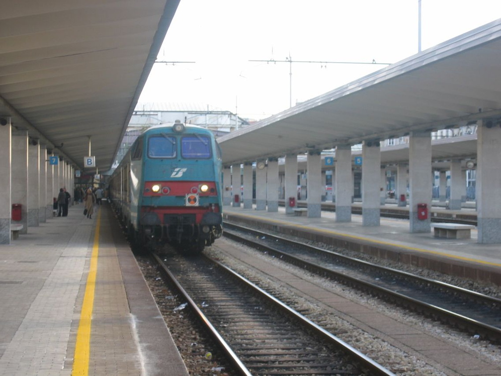 Trieste station. Taken by Howard Langsner, 12/29/2004.
