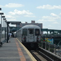 R-42 4612 @ Alabama Av (J). Photo taken by Tamar Weinberg, 6/5/2005. Alabama launchpad.