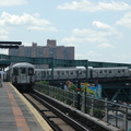 R-42 4612 @ Alabama Av (J). Photo taken by Tamar Weinberg, 6/5/2005. Alabama launchpad.