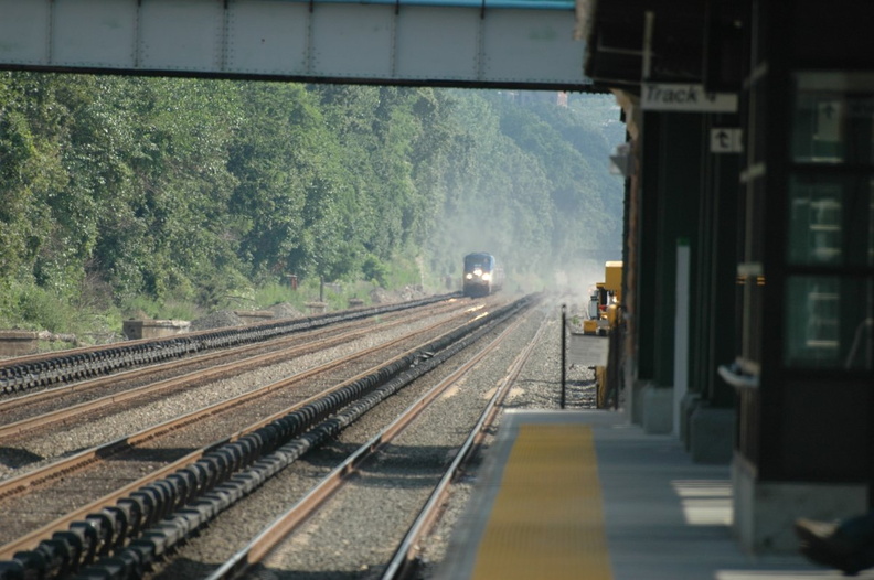 Amtrak P32AC-DM 700 and 716 @ Riverdale (MNCR Hudson Line). Photo taken by Tamar Weinberg, 7/24/2005.