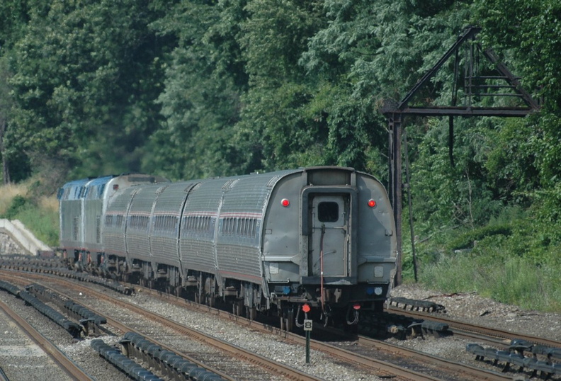 Amtrak P32AC-DM 700 and 716 @ Riverdale (MNCR Hudson Line). Photo taken by Tamar Weinberg, 7/24/2005.