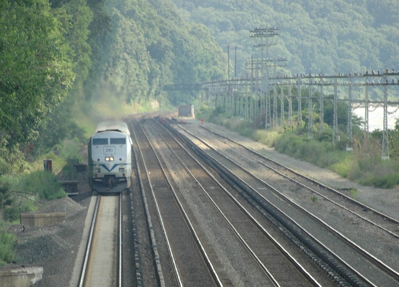 MNCR P32AC-DM 210 @ Riverdale (MNCR Hudson Line). Photo taken by Tamar Weinberg, 7/24/2005.